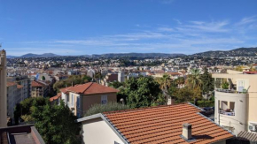 Villa Lina Zoï, une âme moderne dans une villa niçoise typique, Nice